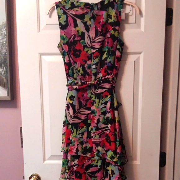 Tahari Floral Sleeveless Wrap Dress S - Picture 6 of 6